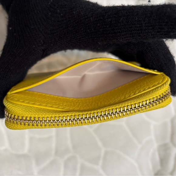 Marc Jacobs Mustard Leather Zip Wallet - Picture 6 of 8